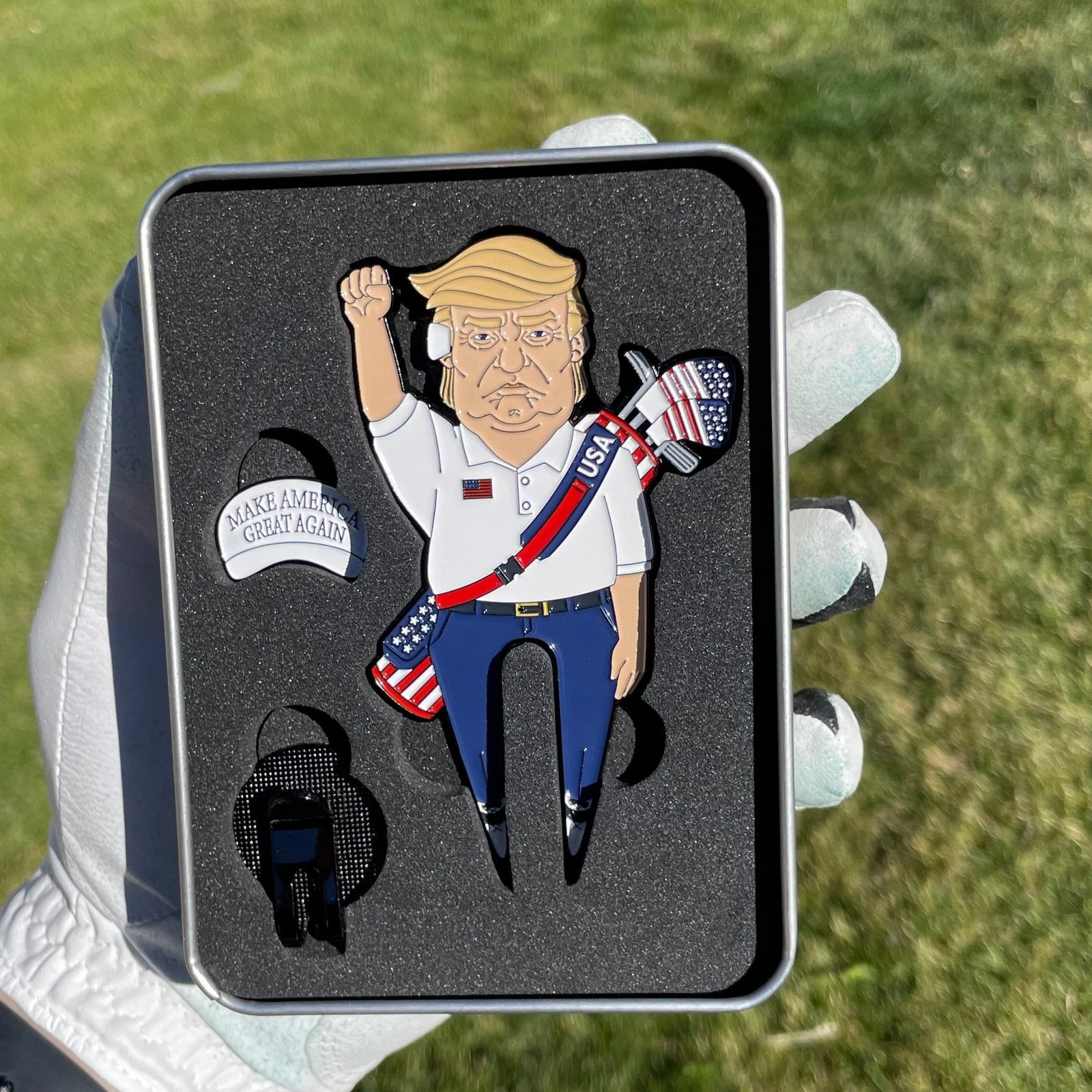 Trump Divot Tool