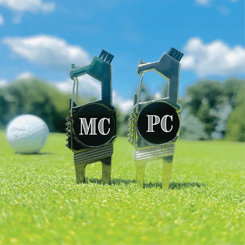Personalized golf gifts under $20 from Groovy Golfer, including an engraved divot tool, ball marker and slim golf flask, budget golf gift ideas with free custom engraving