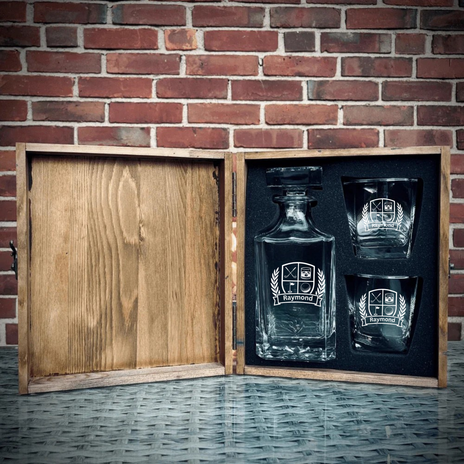 Golfer's Crest Personalized Decanter Box Set