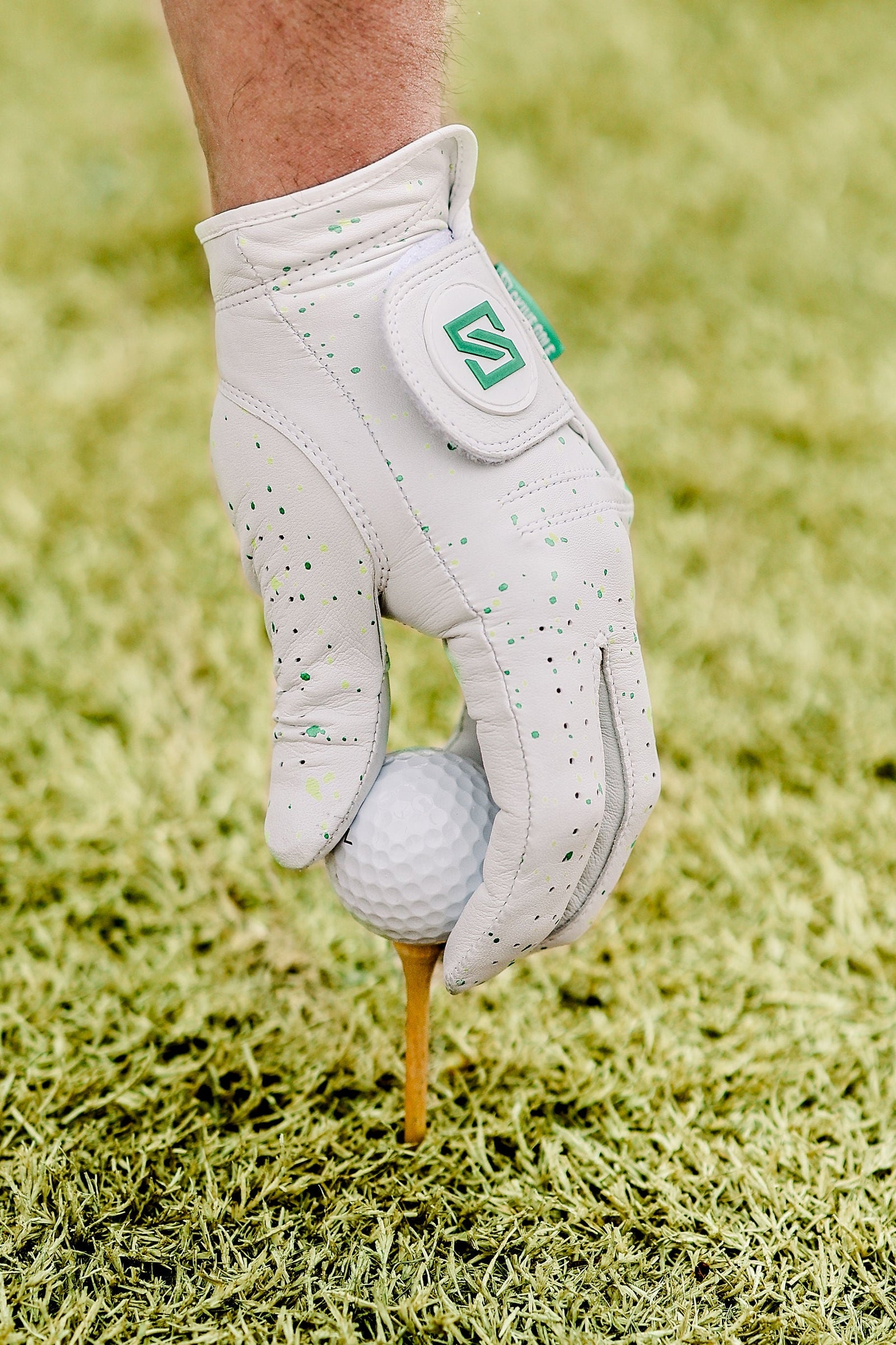SKIVE Premium Golf Gloves