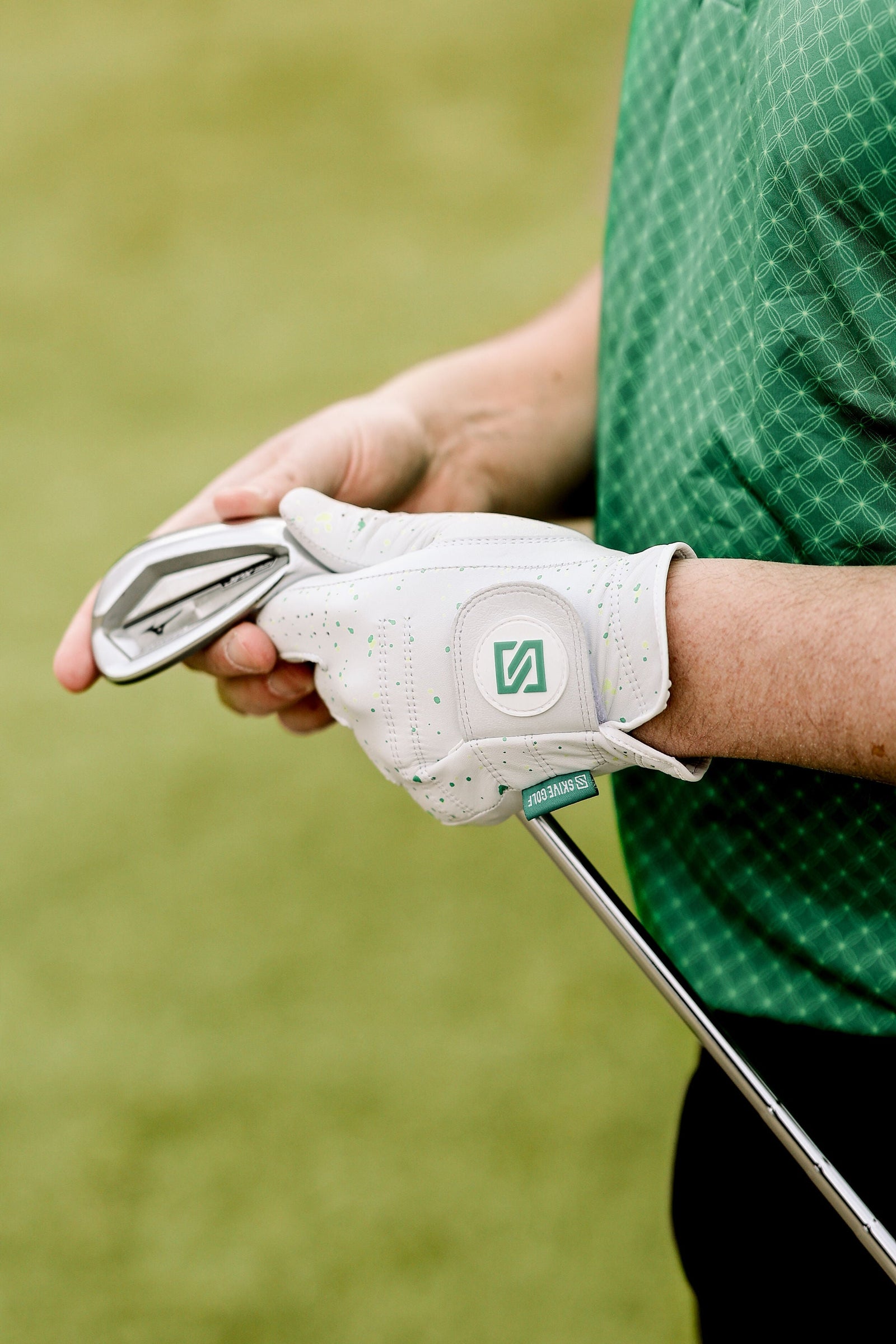 SKIVE Premium Golf Gloves