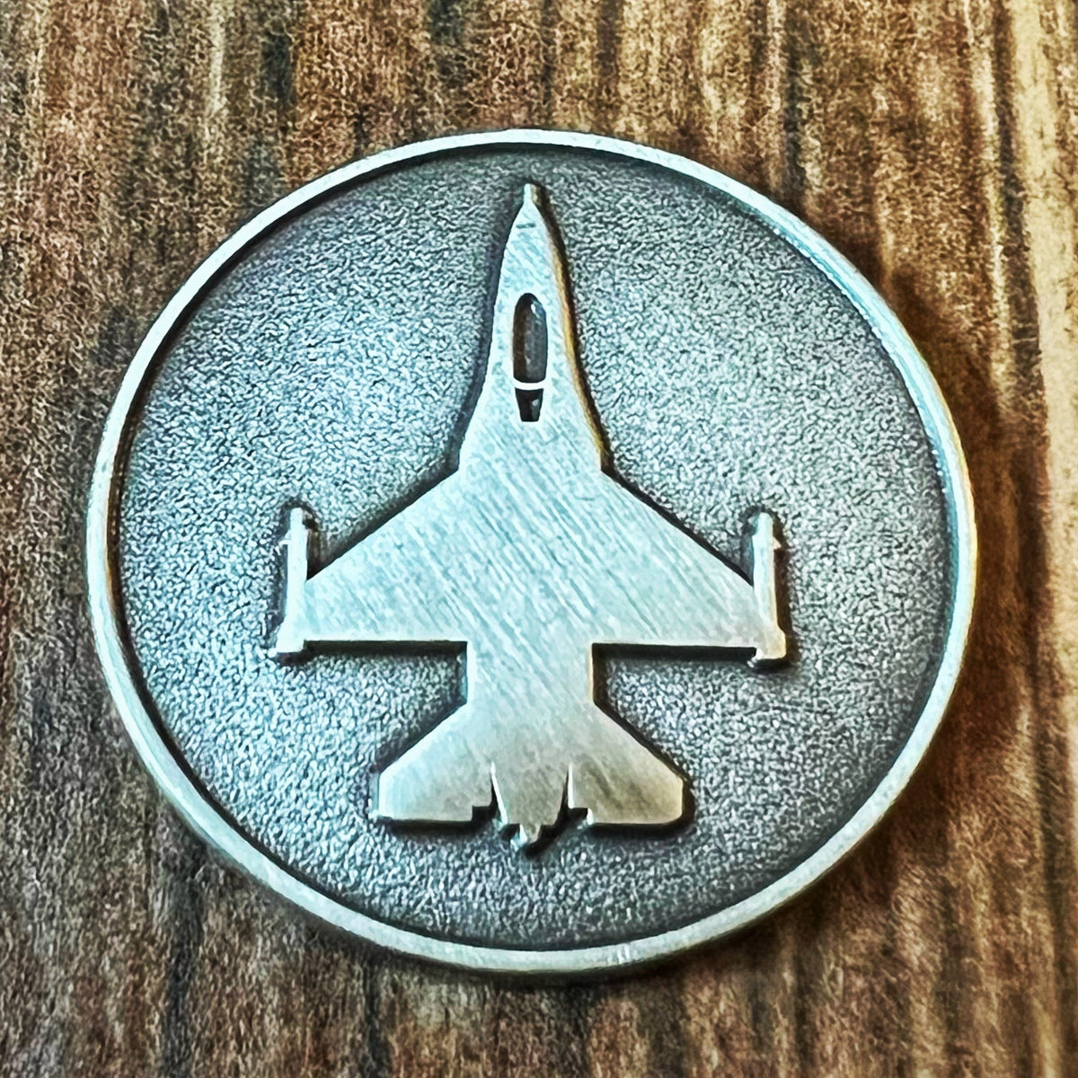 F‑16 Fighter Jet golf ball marker