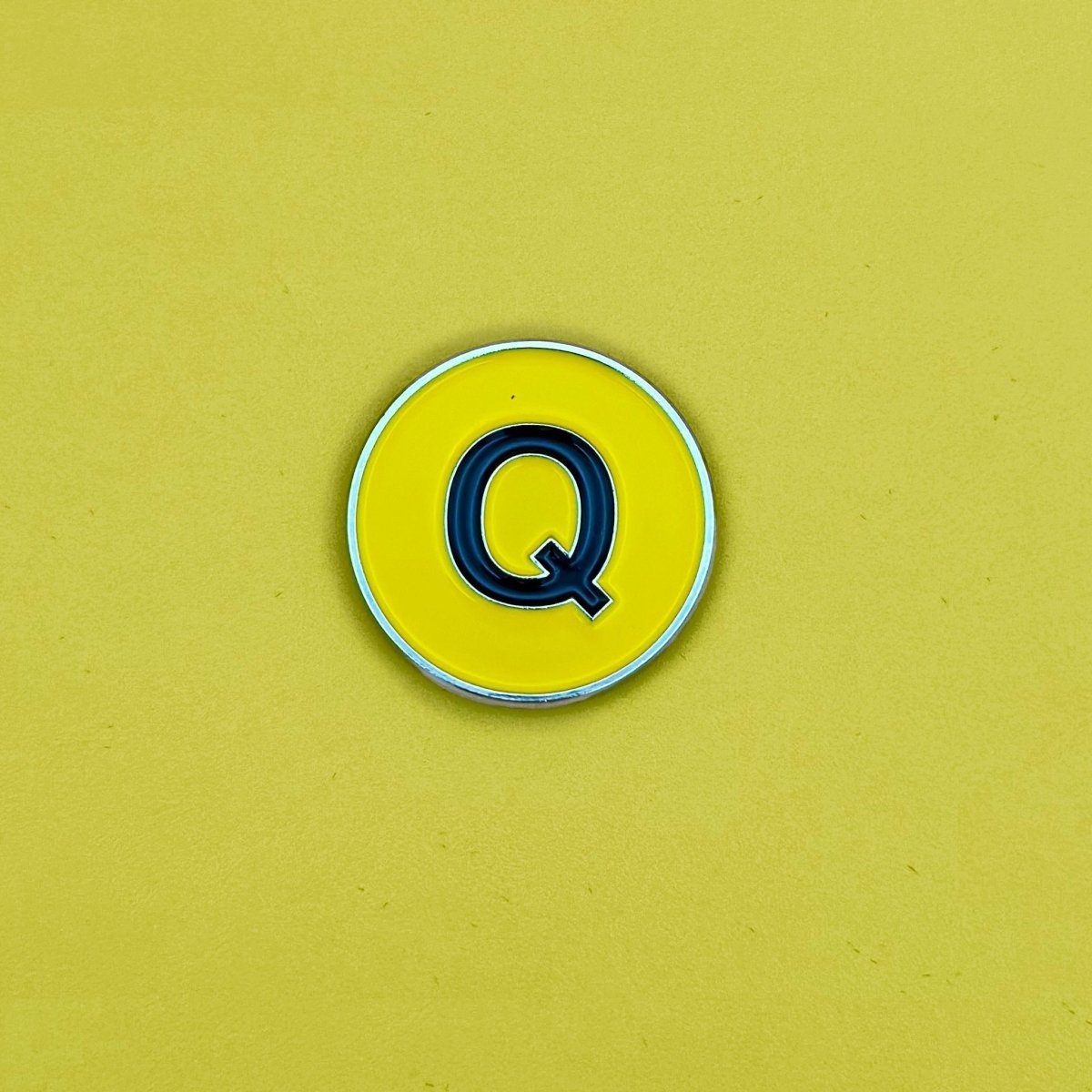 Q Train Marker - Groovy Golfer