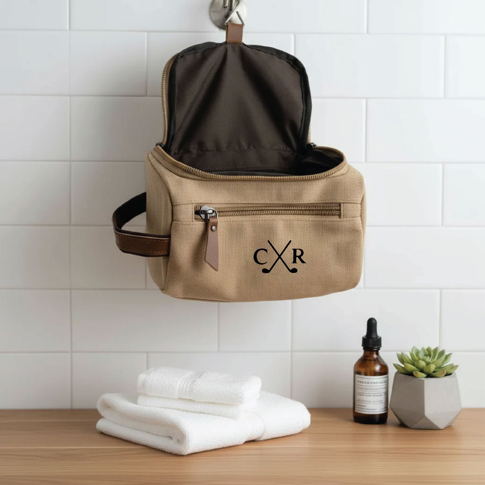 Crossed Golf Club Toiletry Bag